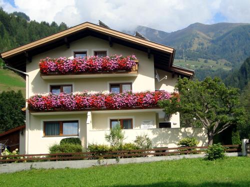 Matrei in Osttirol Apartment | Oceanfront Appartement Sylvester - Perfect for Families!