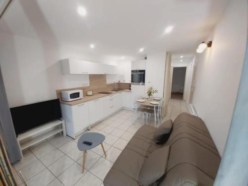 Argeles Gazost Apartment | Lovely T2 Apartment with Balcony in Argelès Gazost