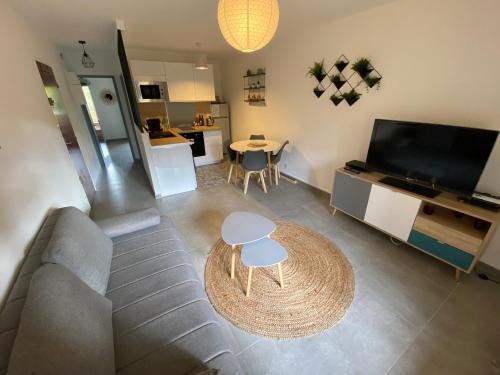 Grand Sud Apartment | Cozy T2 Apartment in Aix - Family Friendly Retreat