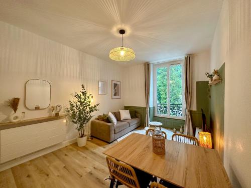 Eaux-Bonnes Apartment | Cozy Appartement T2 Eaux-Bonnes - Family-Friendly Retreat