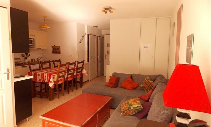 Montauban-de-Luchon Apartment | Cozy T2 Apartment with Garden, Pet-Friendly near Luchon