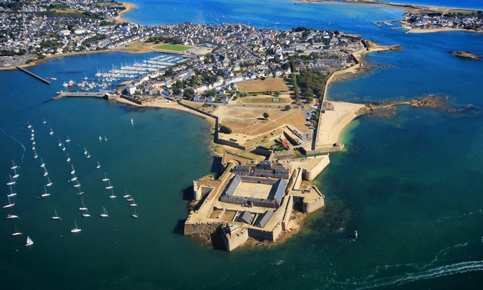 Port-Louis Apartment | Cozy Appartement T2 les Pieds Dans L'eau for Family Getaways