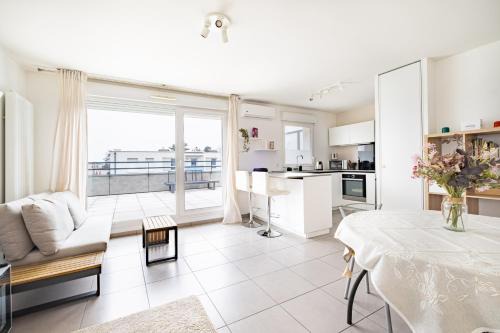 Saint-Priest Apartment | Modern T2 Apartment with Expansive Terrace & Child-Friendly Amenities