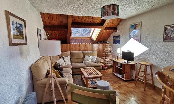 Forville Apartment | Cozy 3-Bedroom Apartment in Briançon – Rated 9.4/10
