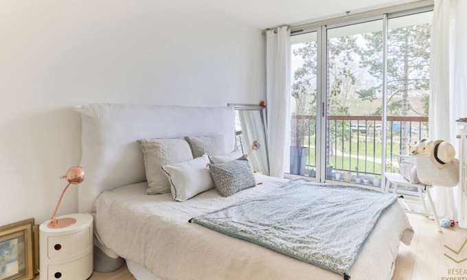 Villejuif Apartment | Cozy T3 Apartment Near Paris - Pet and Child Friendly