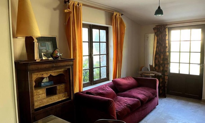 Julienne Apartment | Pet-Friendly Retreat: Appartement Terra Cotta Awaits You