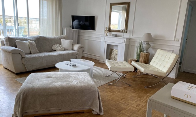 Reims Apartment | Inviting Apartment with Terrace and Parking Near the Park