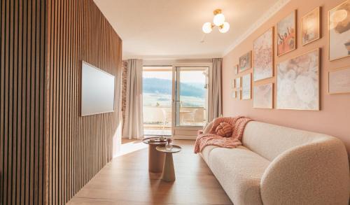 Couvet Apartment | Relaxing Retreat at Appartement thématique Au Creux de la rose