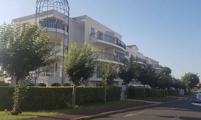 Pontaillac Apartment | Comfortable Apartment with Garden: Perfect for Families