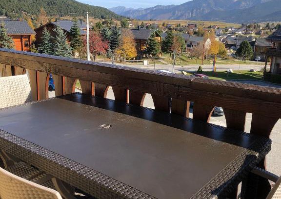 Superbolquere Apartment | Comfortable Apartment with Scenic Views of Cambre d'Aze