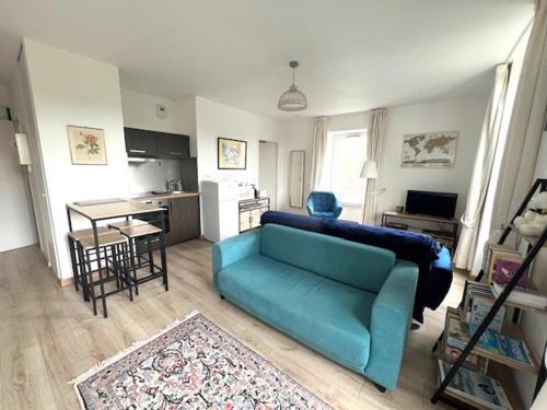 Rochefort-en-Terre Apartment | Bright Apartment with Scenic Views and Family-Friendly Amenities