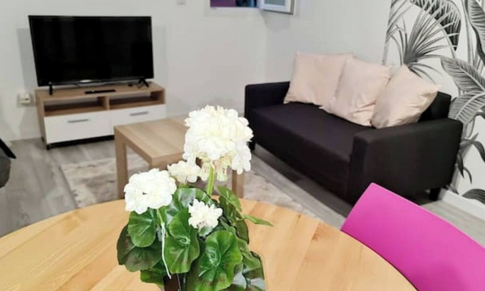 Sevran Apartment | Bright and Serene Apartment with Spa & Hot Tub Amenities