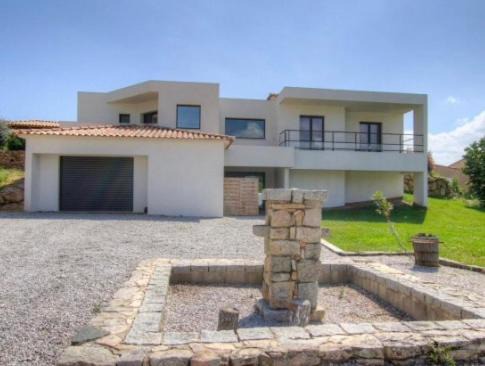 Afa Apartment | Tranquil Apartment in Villa – Guest Rated 9/10, Family Friendly