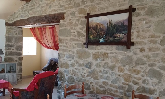 Comps Apartment | Peaceful Country Retreat: Family-Friendly Apartment Awaits