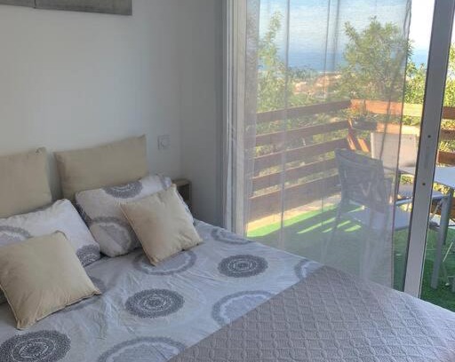 Verduron Apartment | Pet-Friendly Apt Verduron with Sea Views & High Ratings