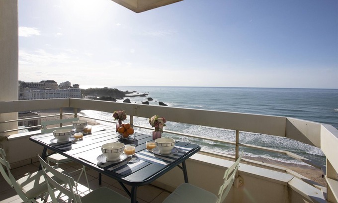 Biarritz Apartment | Oceanfront Apartment with Breathtaking Views in Biarritz