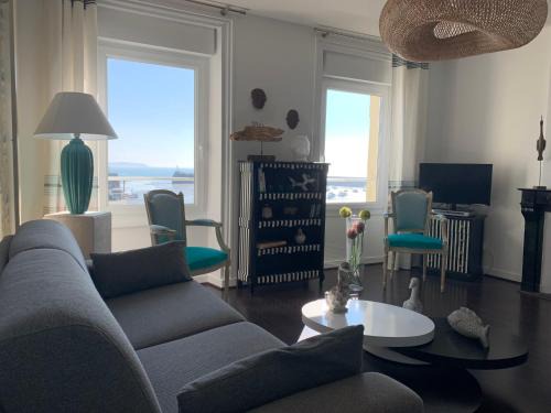 Granville Apartment | Cozy Appartement Villa Chausey with Port Views and Oceanfront