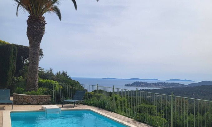 La Croix-Valmer Apartment | Ocean View Apartment in Individual Villa - Pet Friendly Stay