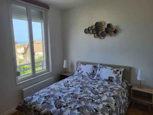 Ault Apartment | Ocean View Apartment Just Steps from the Beach