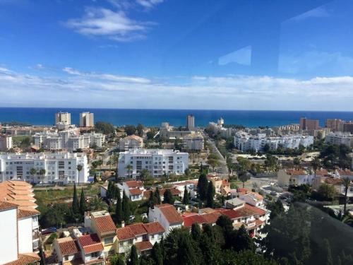 Torremolinos Apartment | Seaside Escape at Appartement Vue mer PLAYA MAR