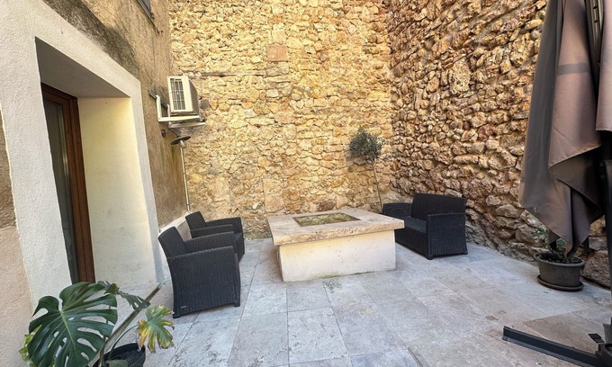 Cotignac Apartment | Inviting Appartement Vue sur le Rocher with Pool & Kitchen