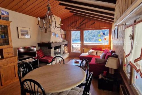 Champex-Lac Apartment | Scenic Lake View Apartment with Family-Friendly Amenities