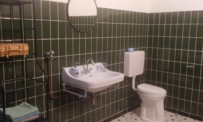 Municipality of Nederweert House | Peaceful Appartement Winnerstraat with Kitchen Amenities