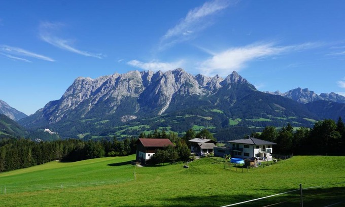 Werfen Apartment | Family-Friendly Appartement Winteraugut - Guest Rated 9.8
