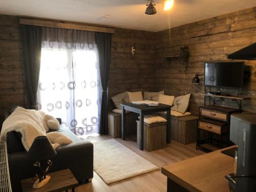 Doebriach Apartment | Oceanfront Appartement Zirbenduft: Rated 9.4/10 for Families