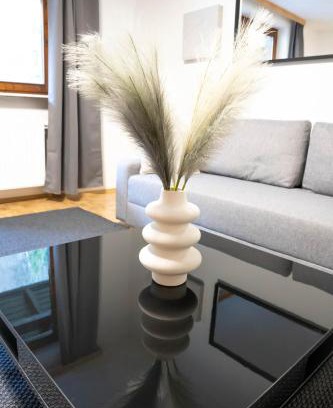 Woergl Apartment | Comfortable Appartement zur Gemütlichkeit with Pool Access