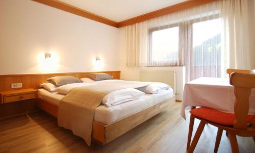 Hinterglemm Apartment | Cozy Appartementhaus Daniel with Hot Tub & Fireplace