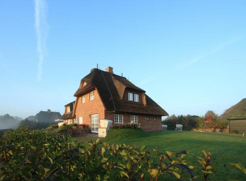Keitum Apartment | Relax at Appartementhaus Lüüvhoog with Oceanfront Views
