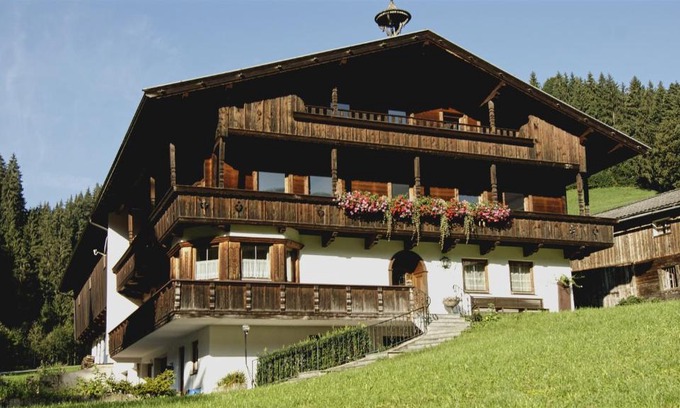 Auffach House | Premier Appartementhaus Talwinkel with Oceanfront Views