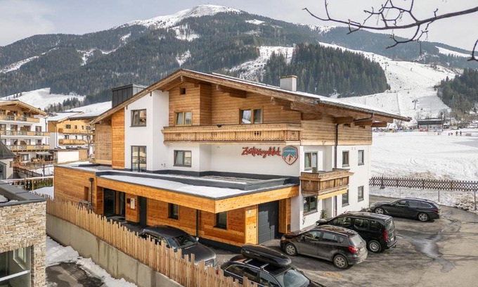 Hinterglemm Apartment | Oceanfront Appartements Zwölferkogelblick - Rated 8.9/10