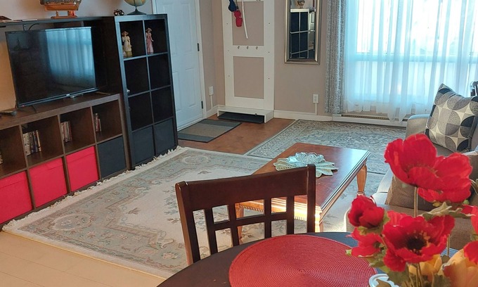 Longueuil Apartment | Top-Rated Appartements Cartier 2 with Kitchen & Breakfast