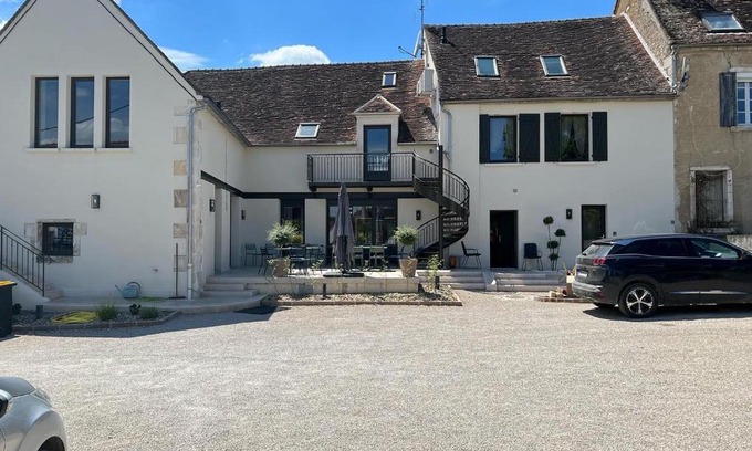 Chablis Apartment | Oceanfront Appartements Domaine Gueguen Chablis - Guest Rated 9.4