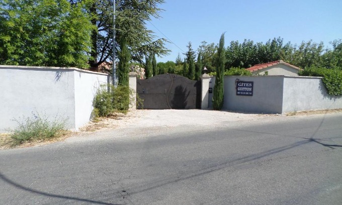 Valreas House | Idyllic Studio Valreas with Pool and Ocean Views