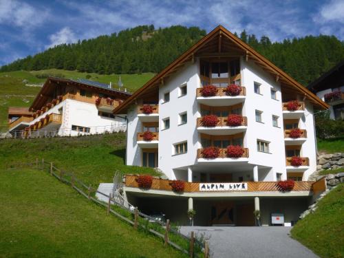 Ravaisch Apartment | Guest Rated: Appartements Garni Alpin Live at 9.4/10