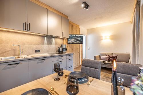 Alpbach Apartment | Discover Liftstüberl: Perfect for Families with Breakfast