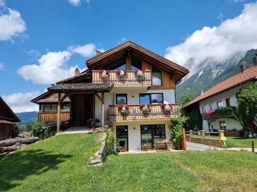 Ehrwald Apartment | Pet-Friendly Apartments Simone with Oceanfront Views
