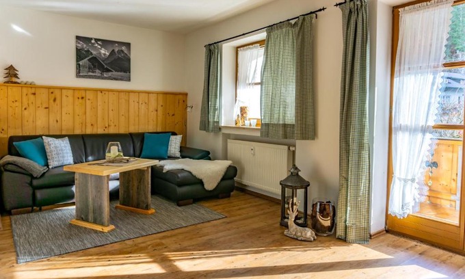 Hammersbach Apartment | Family-Friendly Appartements Zugspitzdorf - Haus Wäger