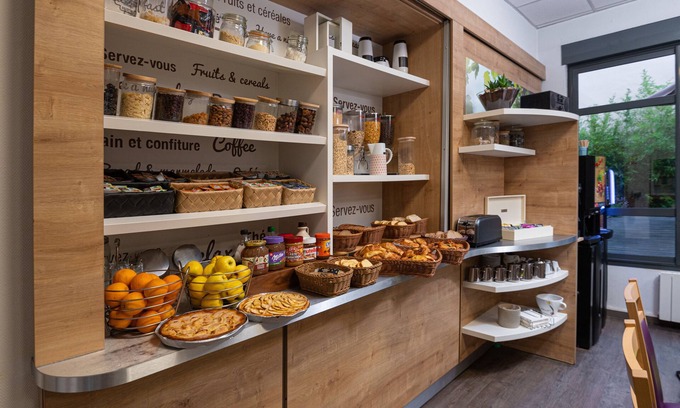8th Arrondissement House | Discover Apparthôtel Privilodges Lyon: Pet-Friendly Stay