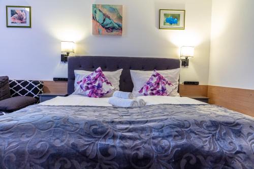 Neuhaus am Inn Apartment | Pet-Friendly Apparthotel Alte Innbrücke with Self-Check In