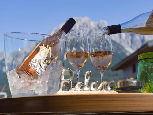 Ellmau Apartment | Discover Apparthotel Tom Sojer: Pet-Friendly Retreat