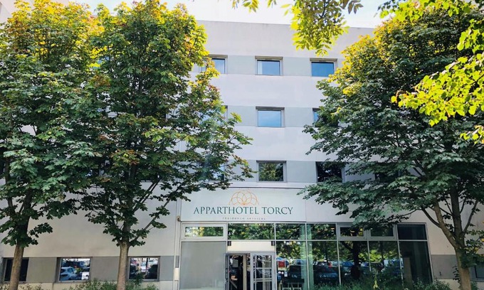 Torcy-le-Grand Apartment | Pet-Friendly Apparthotel Torcy with Breakfast Included