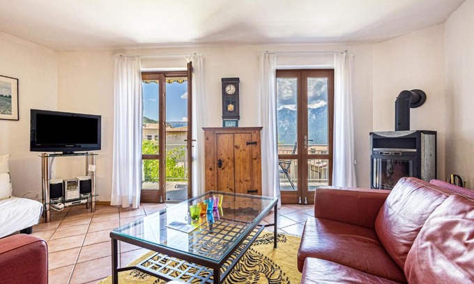 Aer Apartment | Guest Rated 9/10 at Appartment Capri - Family & Pet Friendly
