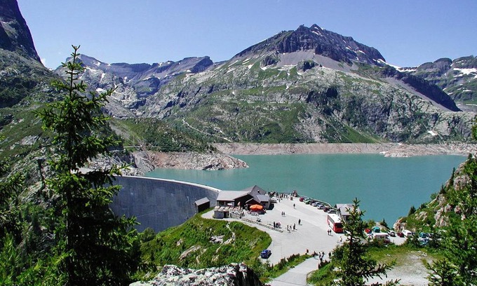 Finhaut Apartment | Discover Appartment Emosson: Family-Friendly Getaway