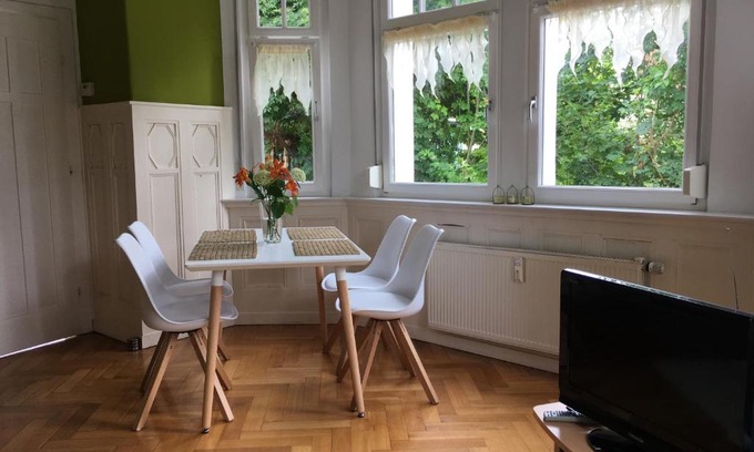 Jena-West Apartment | Inviting Apartment in Villenviertel - Pet & Child Friendly
