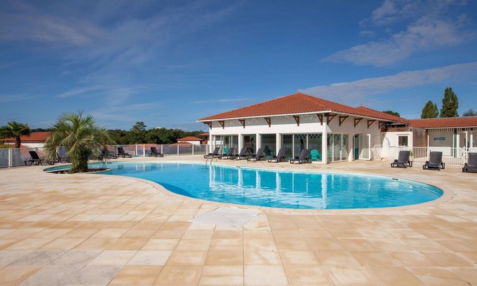 Cassen Condo | Inviting Apartment with Indoor & Outdoor Pools