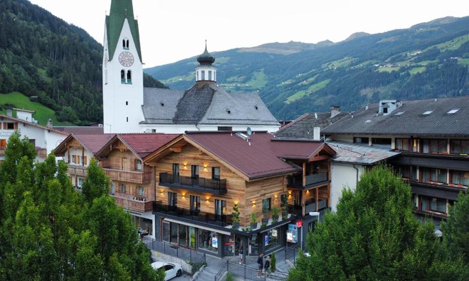 Zell am Ziller Apartment | Discover Family-Friendly Comfort at Appartments Das Franzal
